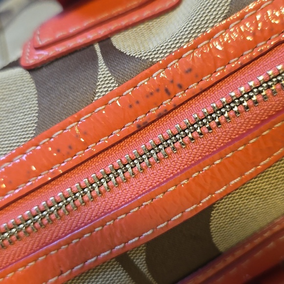 Coach Coral Tote 14L X 10 H X 8W measurements. - Picture 12 of 15